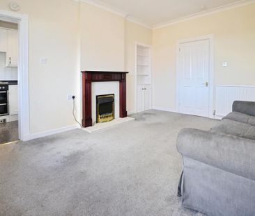 3 bedroom flat to rent - Photo 2