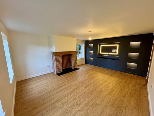 Long Lane, Feltwell - Photo 1