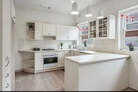 4-bedroom shared house / townhouse, Swinburne Ave - Photo 2