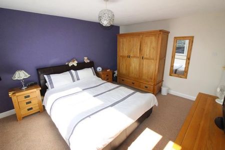4 bedroom detached house to rent - Photo 5