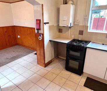 3 bedroom end of terrace house to rent - Photo 6