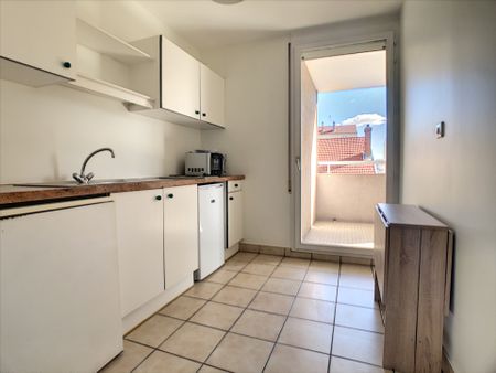 STUDIO MEUBLE – 30 m2 – 69003 LYON – Réf.1500 – Réf. 1500 - Photo 3