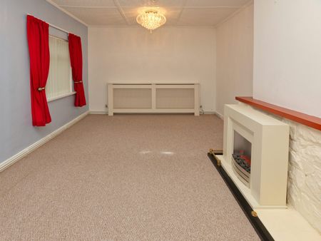 Bungalow to rent on - Photo 4