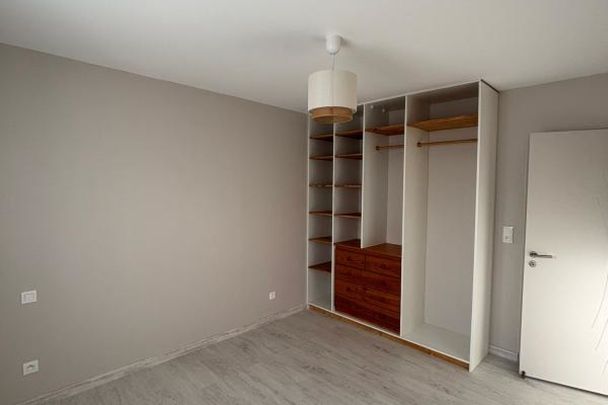 Maison À Louer - Photo 1