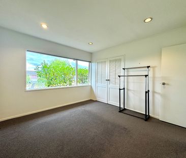 98 Angelo Avenue, Howick, Auckland - Photo 4