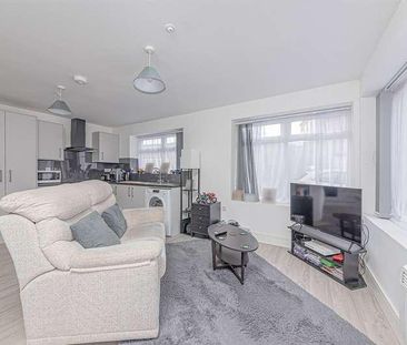 Broad Street Walk, Wokingham, RG40 - Photo 2