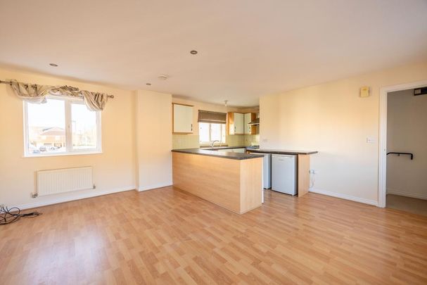 2 bedroom coach house to rent - Photo 1