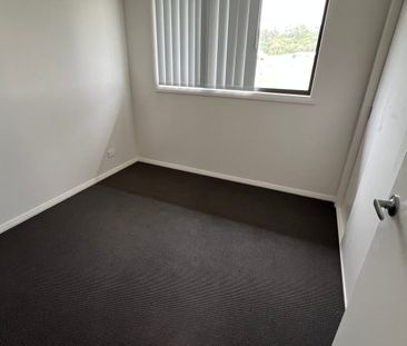 Family Home 4 Bedroom and Study For Lease - Photo 5