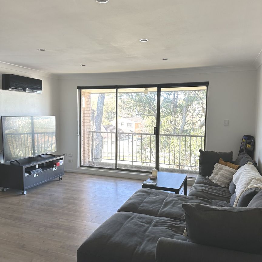 Modern Unit in prime location - Photo 1