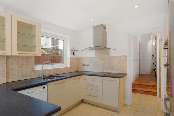 Weiss Road, Putney, London, SW15 - Photo 1