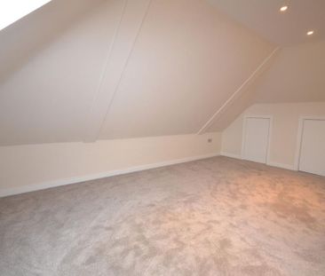 4 bedroom semi-detached house to rent - Photo 3