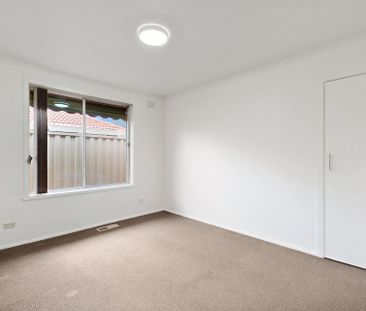Spacious Family Home with Modern Features and Prime Location - Photo 2