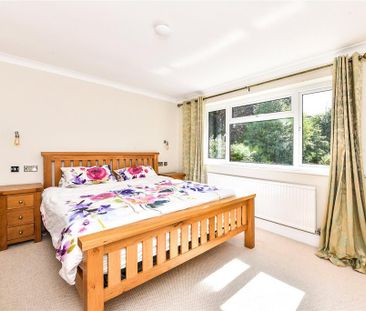 5 bedroom detached house to rent - Photo 3