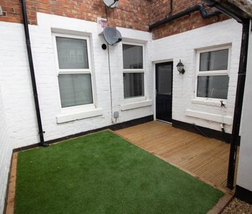 2 Bedroom Flat - Ground Floor - Photo 6