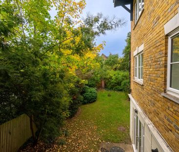 2 Bed Flat, Beaumont Court, SW19 - Photo 2