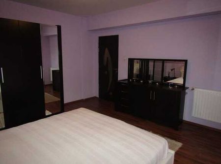 Apartament 3 camere, 88 mp, terasa de 15 mp, parcare, zona Piata 1 Mai - Photo 3