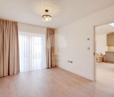 5 bedroom semi-detached house to rent - Photo 2