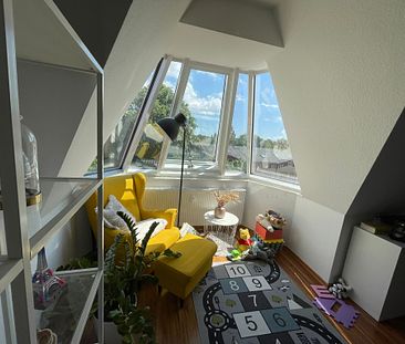 Dachgeschoss mit Balkon und Einbauküche - Foto 3