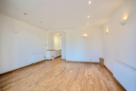 2 bedroom maisonette to rent - Photo 3