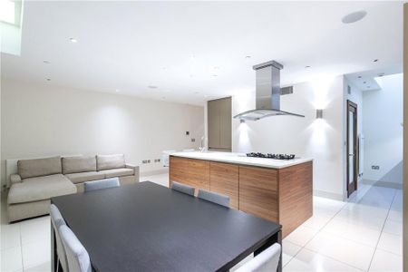 3 bedroom mews to rent - Photo 5