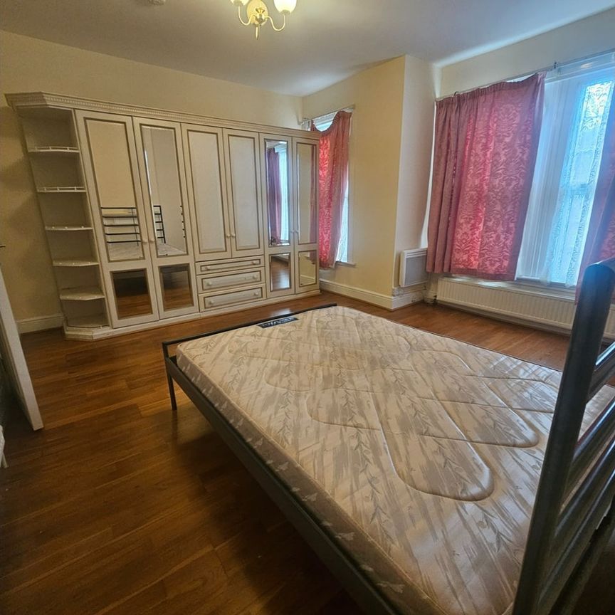 Room in a Shared House, Norfolk Road, CR7 - Photo 1