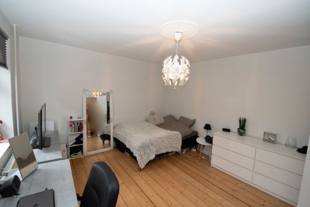 Lys og moderne lejlighed i Aalborgs vestby - Foto 3