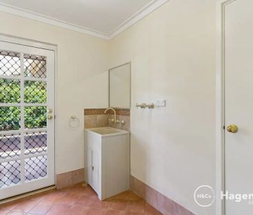 “Lovely Spacious Family Home” - Photo 5