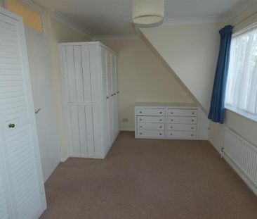 3 bedroom semi-detached house to rent - Photo 3