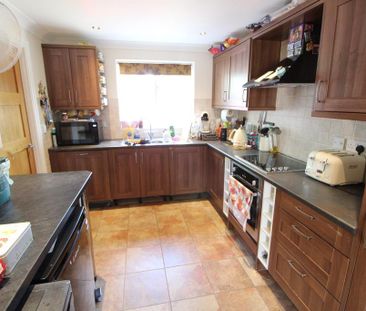 2 bedroom semi-detached house to rent - Photo 3