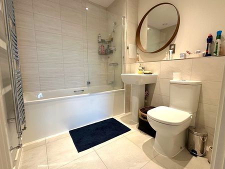 2 Bed Flat, Altitude Point, N8 - Photo 5