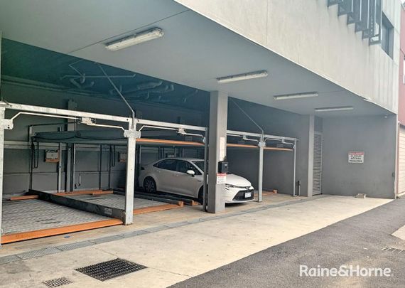 DESIGNER APARTMENT IN THE HEART OF WILLIAMSTOWN - Photo 1