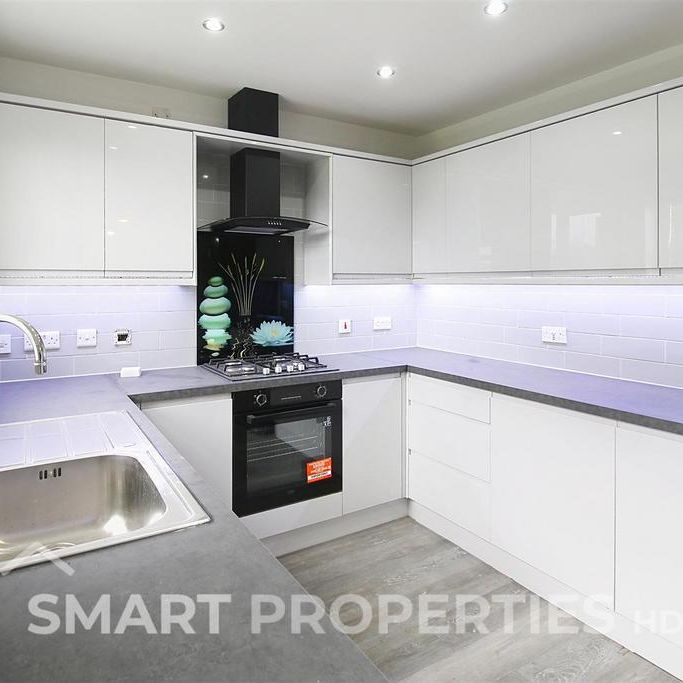4 bedroom detached house to rent - Photo 1