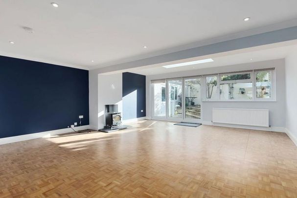 4 bedroom detached house to rent - Photo 1