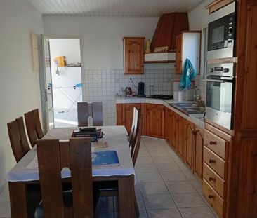 Location Maison 3 pièces 78m² LA RIVIERE 97421 - Photo 3