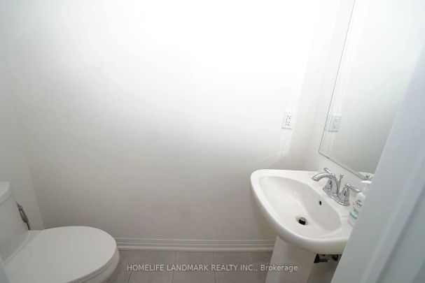 Condo Townhouse For Lease | N9246880 - Photo 1