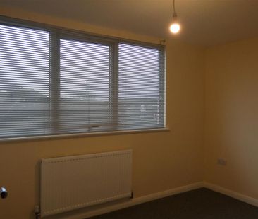 3 bedroom semi-detached bungalow to rent - Photo 6