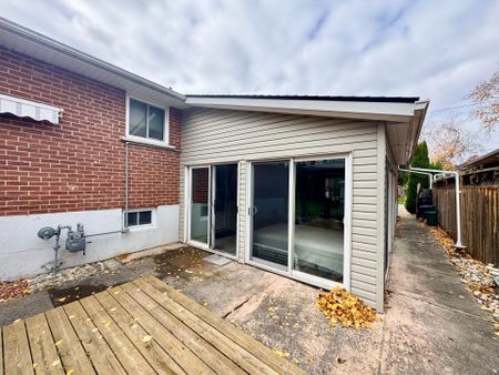 For Lease - 3136 VICTORIA Street Unit# Lower, Oakville, Ontario - Photo 3