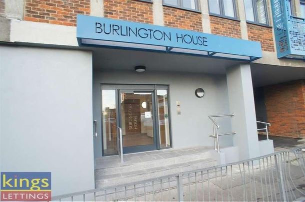 Burlington House, Waltham Cross, EN8 - Photo 1