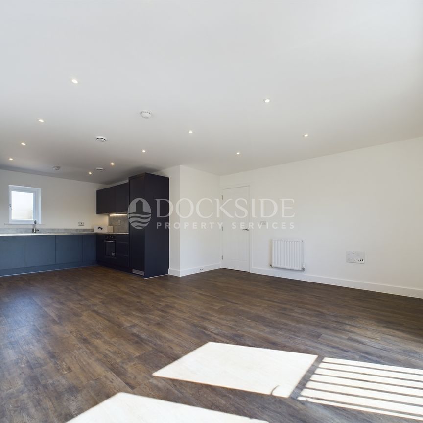 2 bed to rent in Furrells Road, Rochester, ME1 - Photo 1