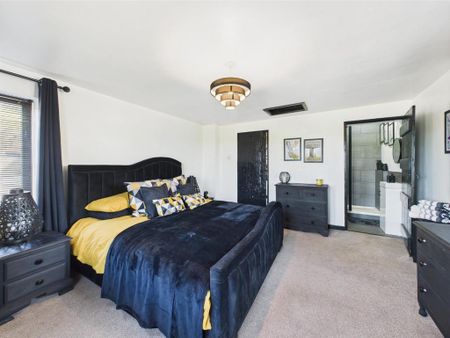 4 bedroom detached house to rent - Photo 5