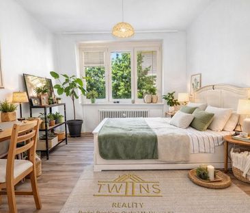 Prenajmeme veľký 2 izbový byt s vysokými stropmi a dvoma balkónmi v... - Fotografia 3