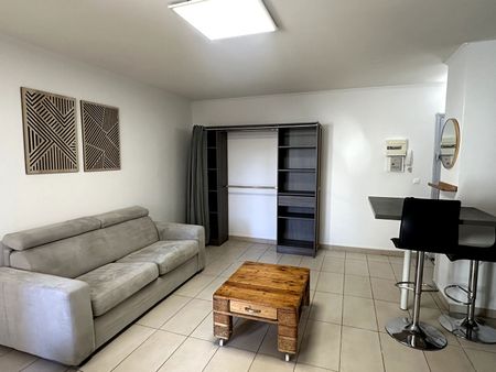 Location appartement 1 pièce, 27.90m², Nîmes - Photo 3