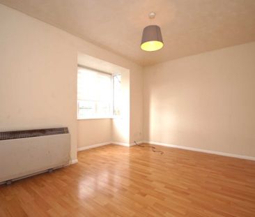 1 bed First Floor Flat for rent - Photo 4