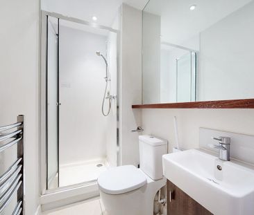 1 bedroom in a flat share to rent - Photo 4