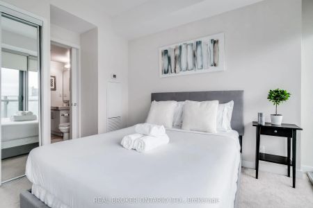 12 York Street #4810 - Photo 5