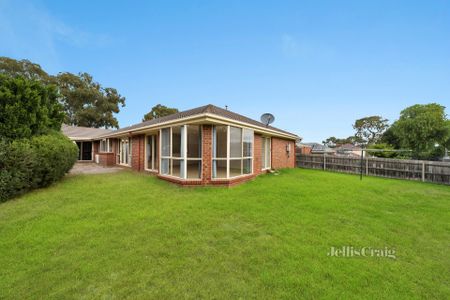 10 Chauncy Way, Lynbrook - Photo 4