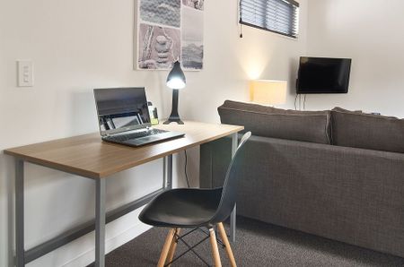 Stylish fully furnished 3 bed townhouse - Photo 3