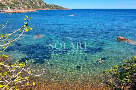 Villa pieds dans l'eau - accès mer - proche Cannes à Théoule-sur-Mer - Photo 2