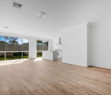 Brand New Villa - Modern Living in a Private Rear Position - Photo 2