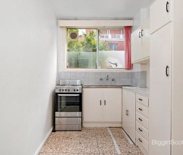 Minutes from the heart of Richmond! - Photo 2